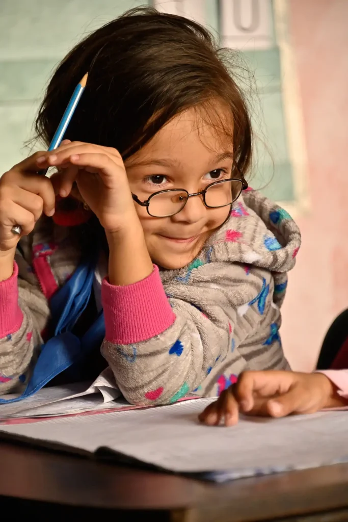 CUBA_SCHOOLGIRL_WITH_GLASSES