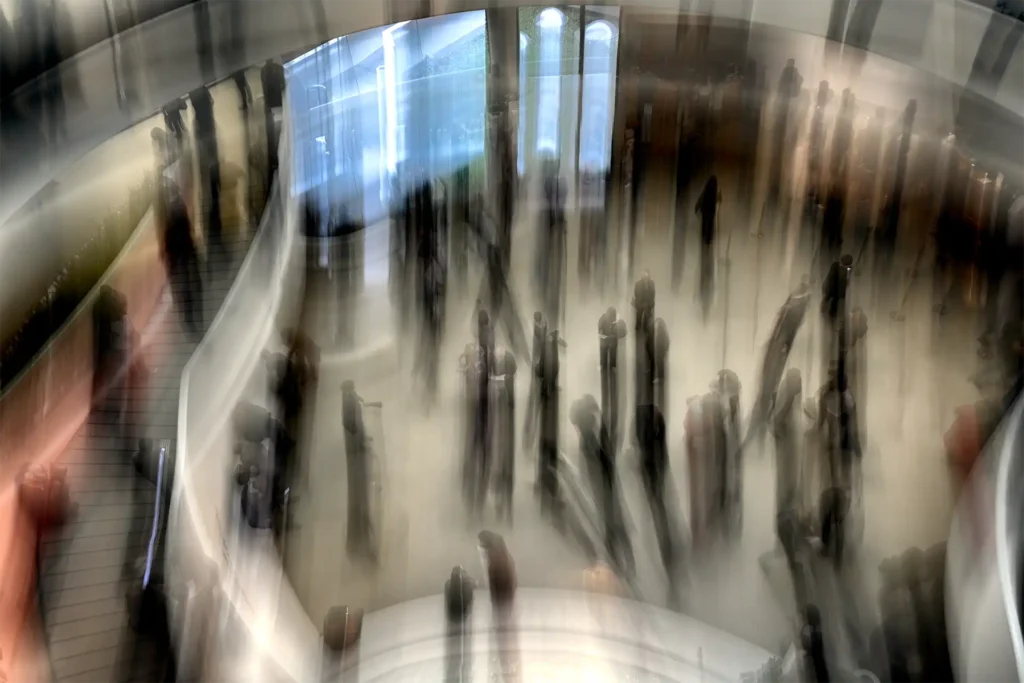 GUGGENHEIM_GHOSTS