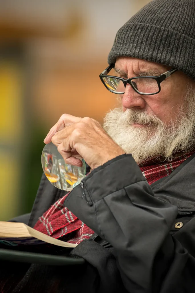Bryant_Park_Reader