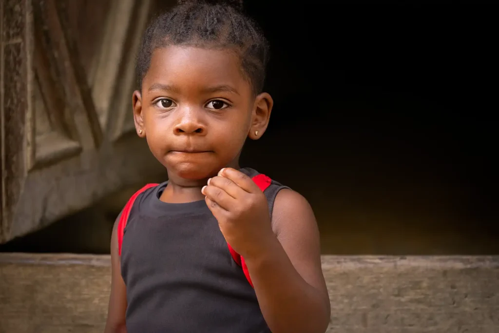 CUBAN_GIRL_IN_DOORWAY